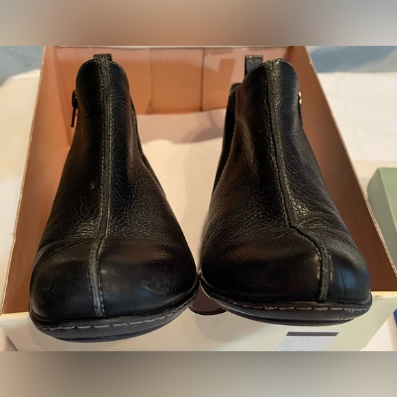 Softwalk Santee Rustic Black Booties, Size 10.5M - Picture 3 of 9